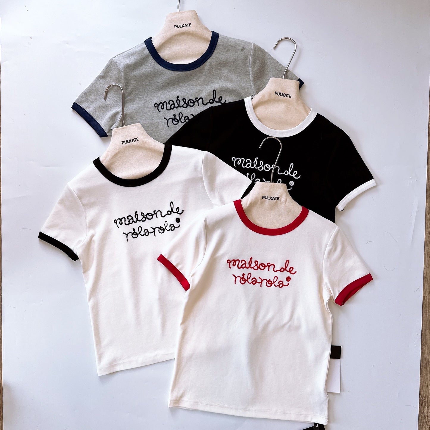 PK826 - White (Black)