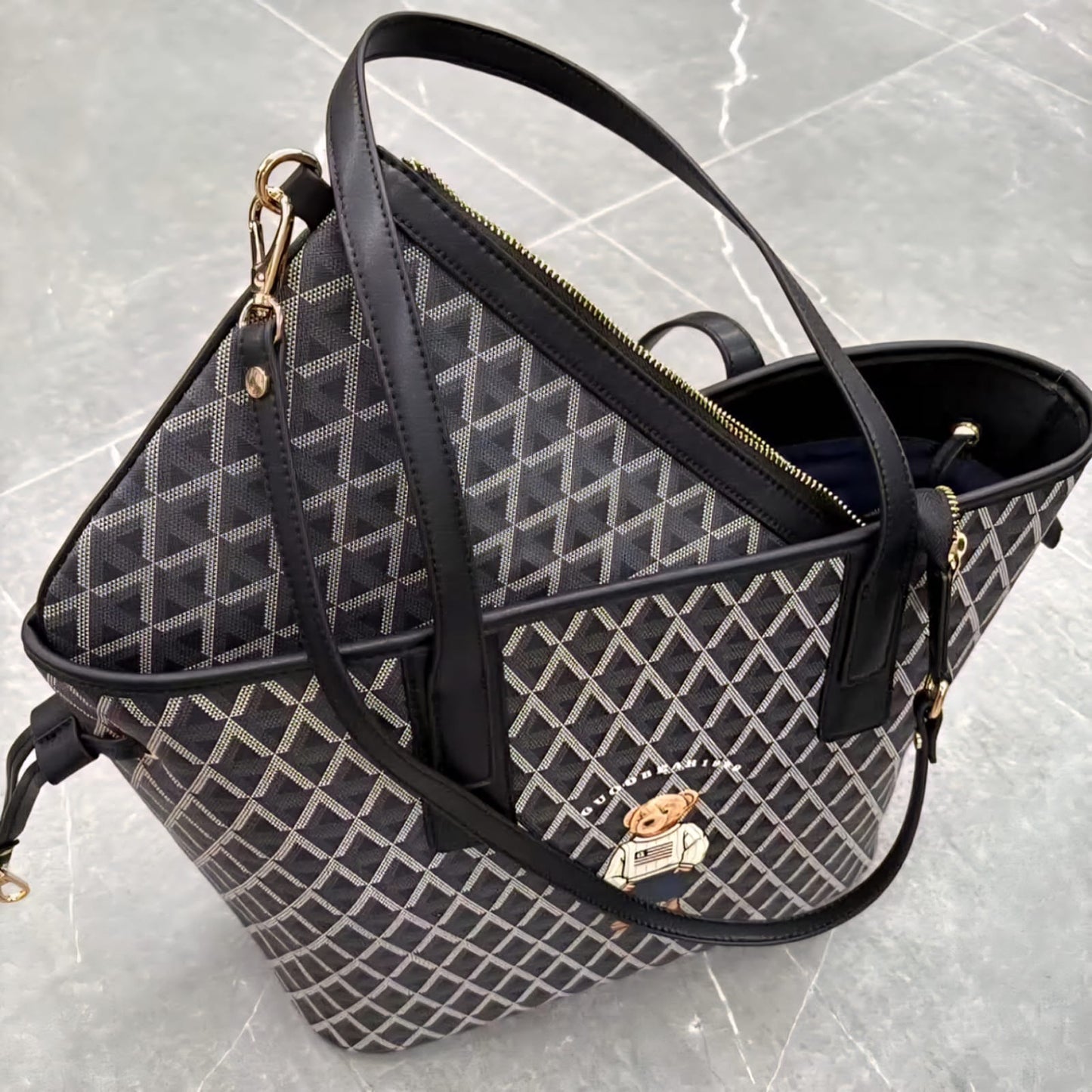 GUOO BEAR Grujonz Single Shoulder Bag - Black