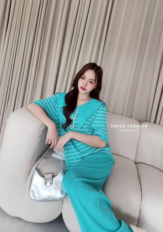 Knitwear Set with Bow-Shaped Diamond Brooch