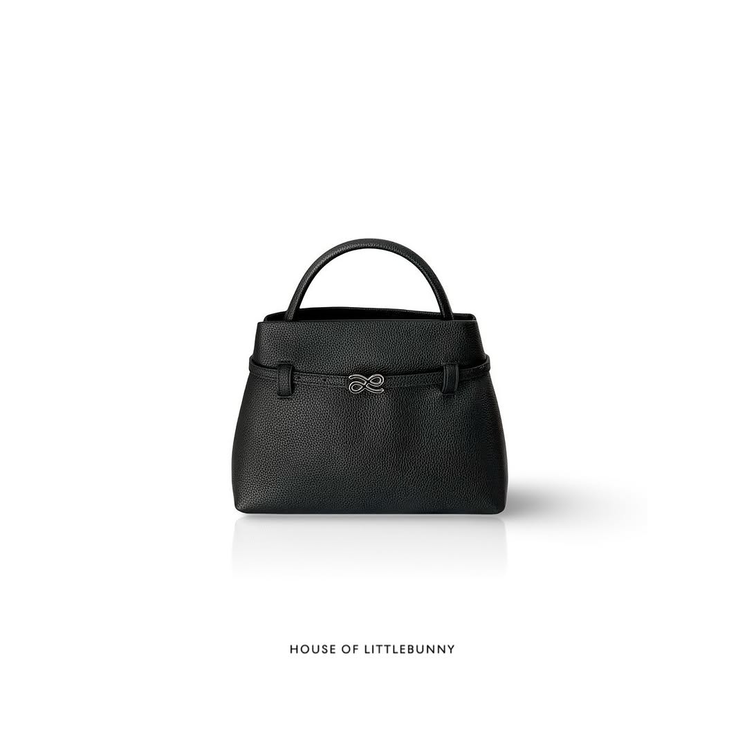 The ONE 25 PU - Black