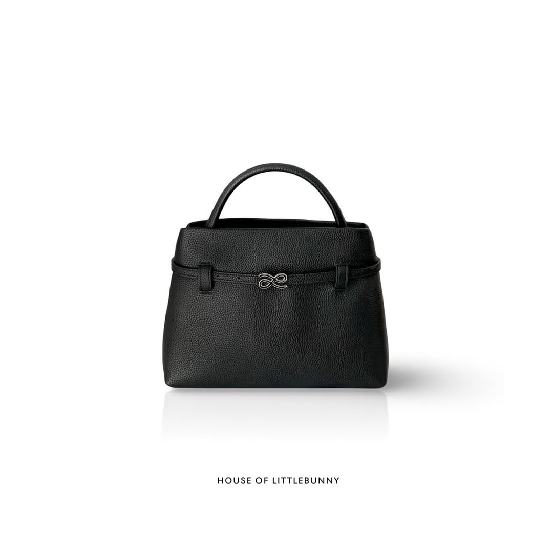 The ONE 30 PU - Black