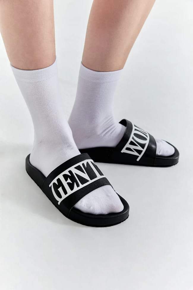 GW Slides (Black)