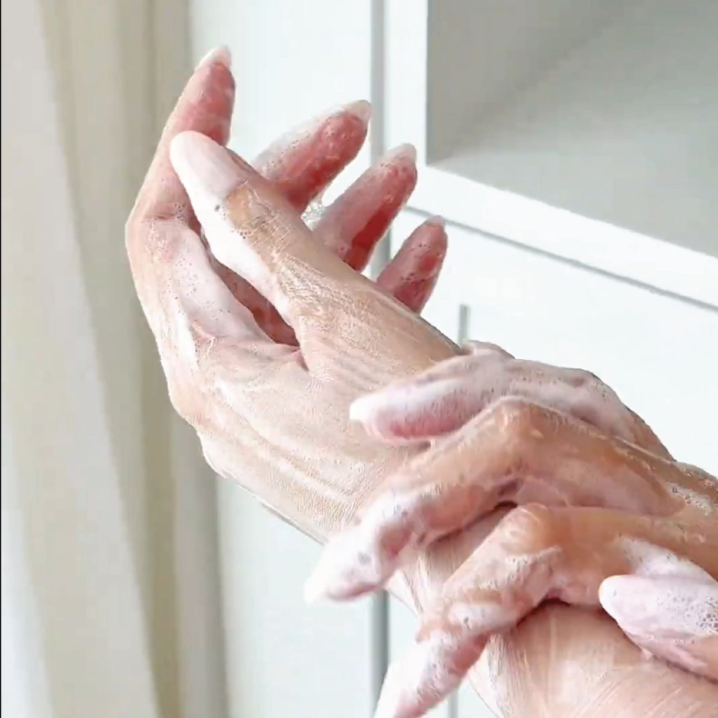 The Elf Nano White Shower Gel 275ml